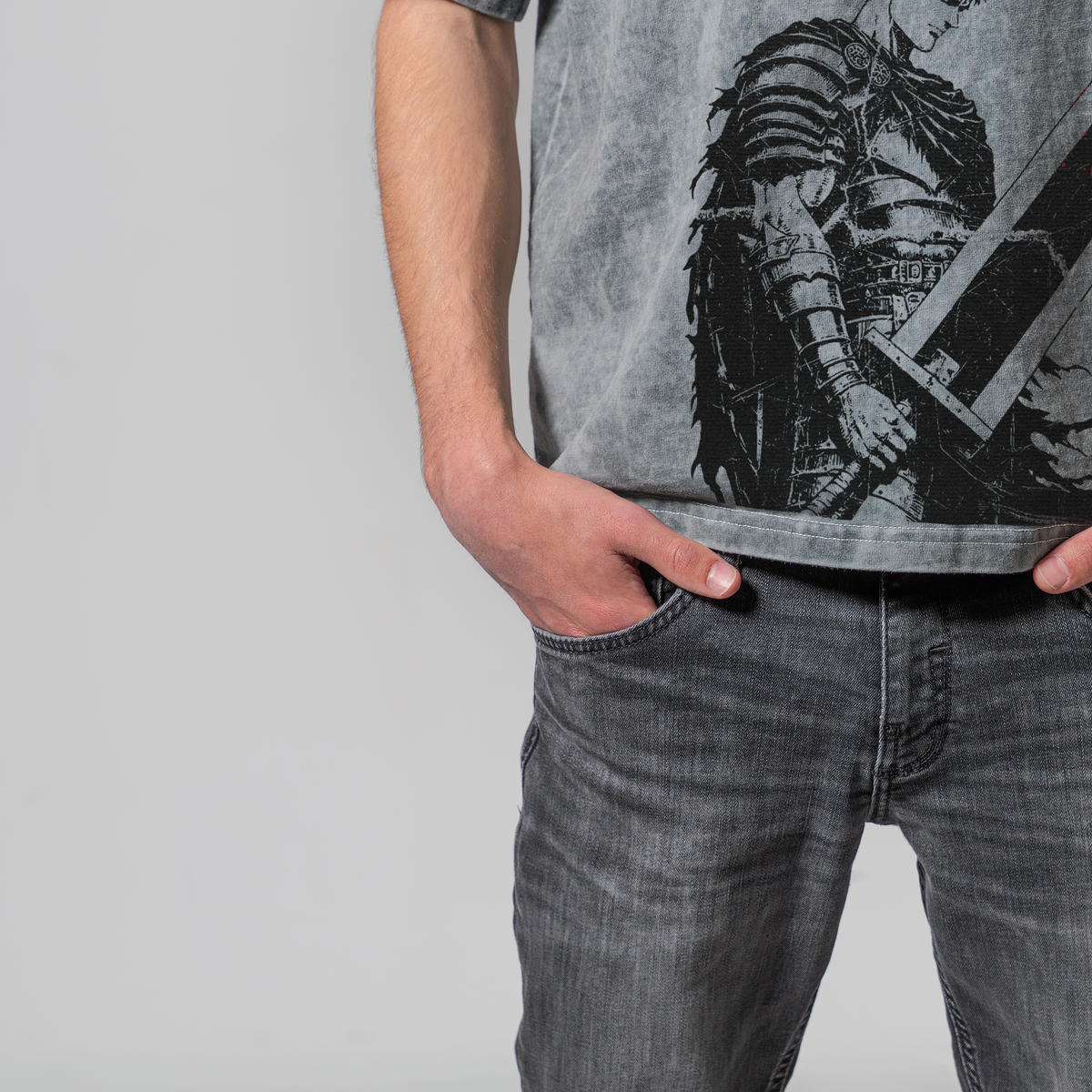 GUTS SWORD OVERSIZE T-SHIRT - BERSERK