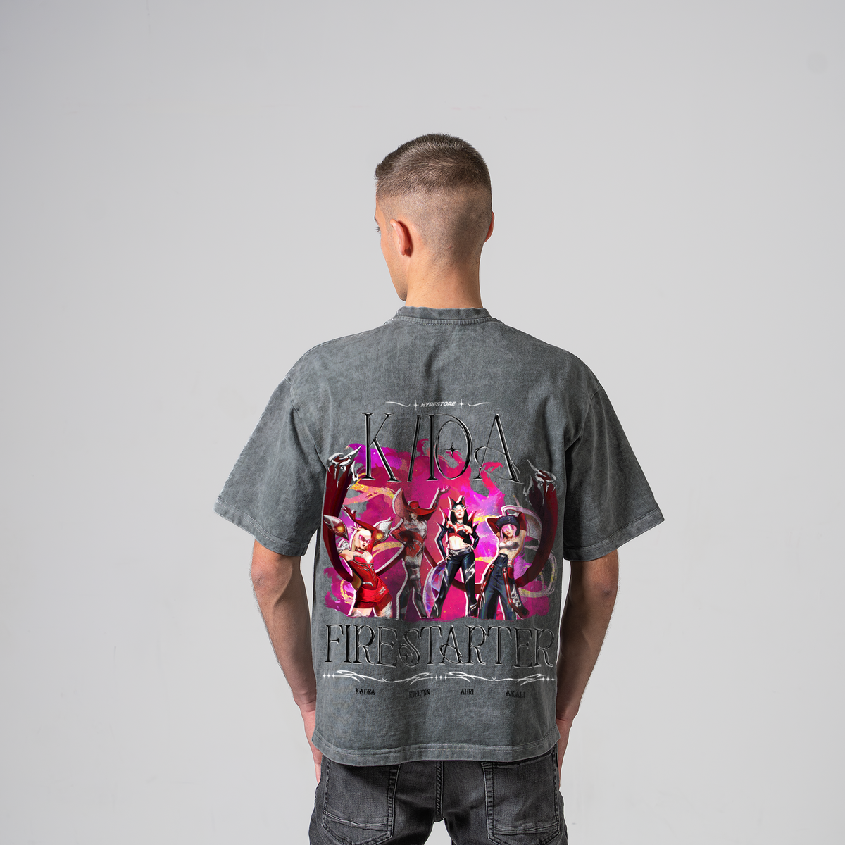 Firestarter K/DA oversize T-shirt in gray – back view on model – League of Legends